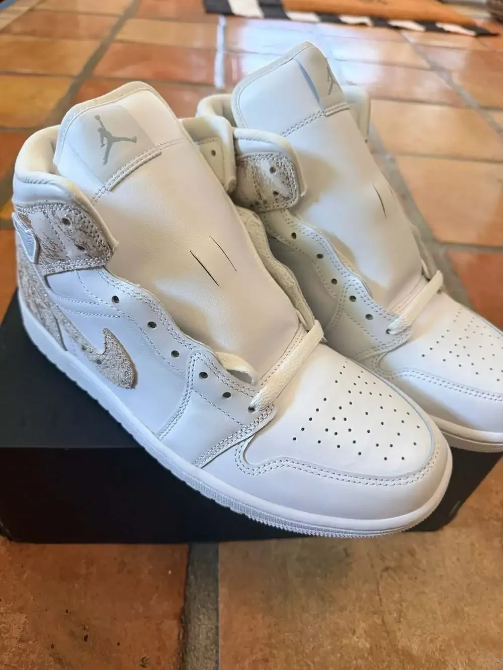 Jordan 1 Mid SE 'White Field Silver' - Men's Shoes